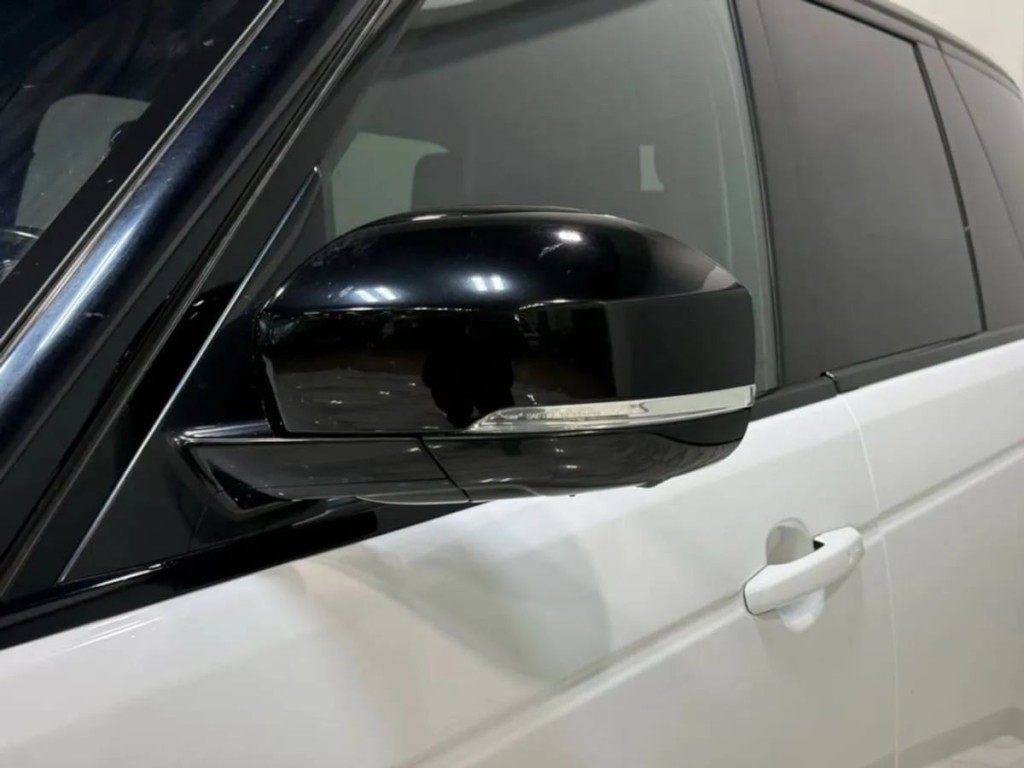 2016 Land Rover Range Rover Image 10