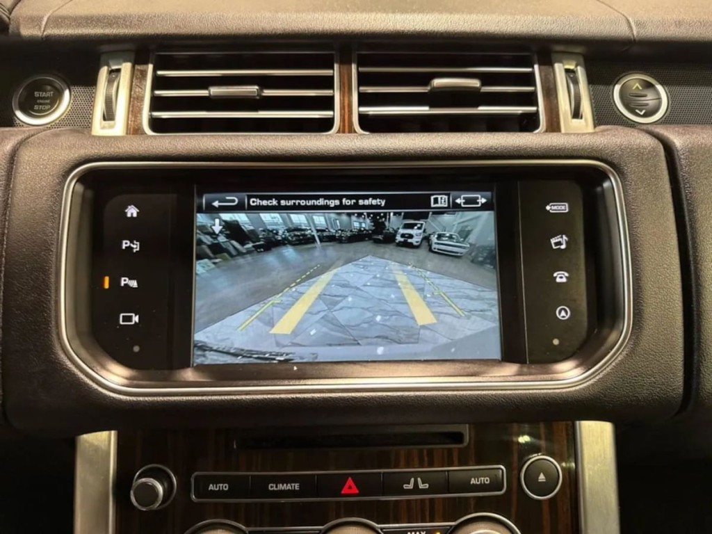 2016 Land Rover Range Rover Image 21