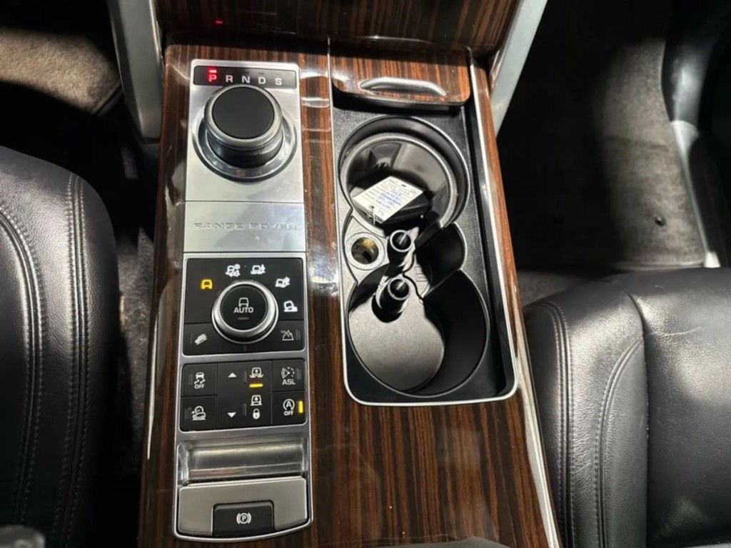 2016 Land Rover Range Rover Image 22