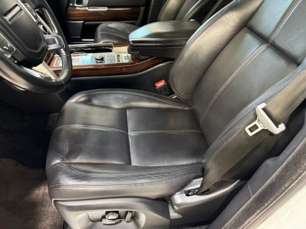 2016 Land Rover Range Rover Image 24