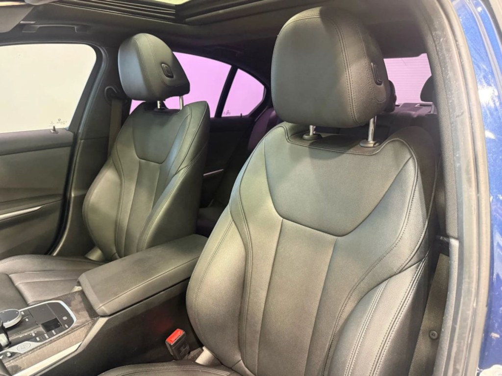 2021 BMW 3 Series Image 23