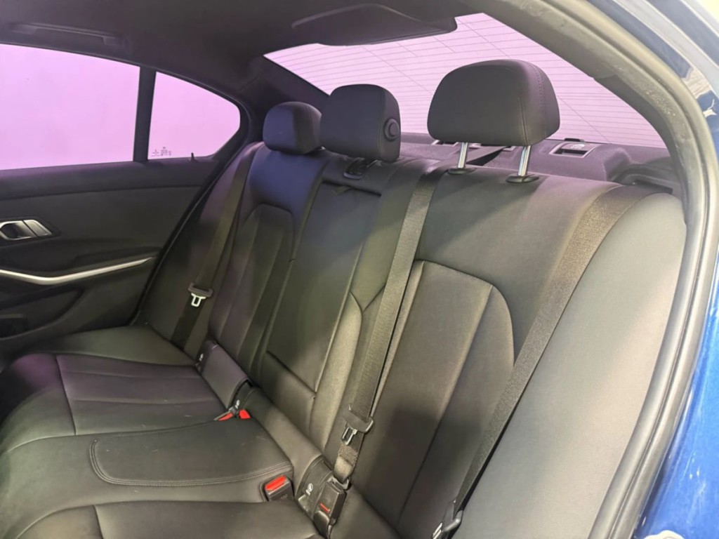 2021 BMW 3 Series Image 25