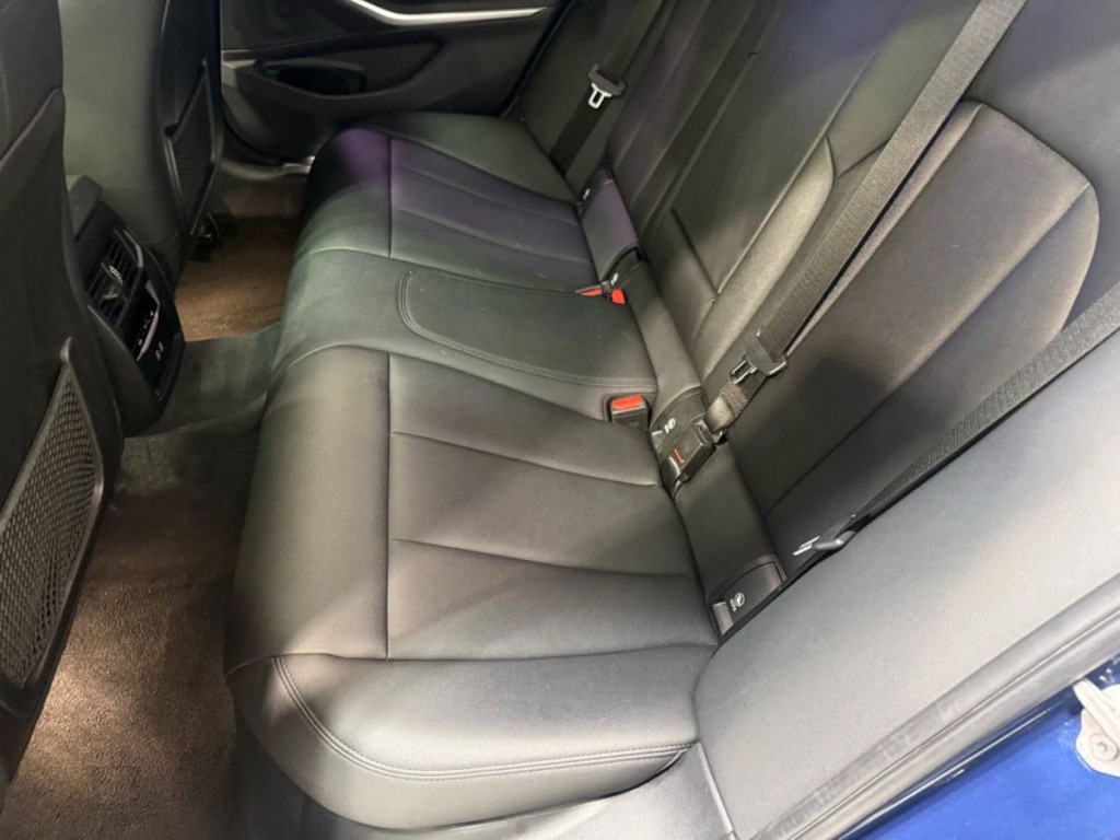 2021 BMW 3 Series Image 26