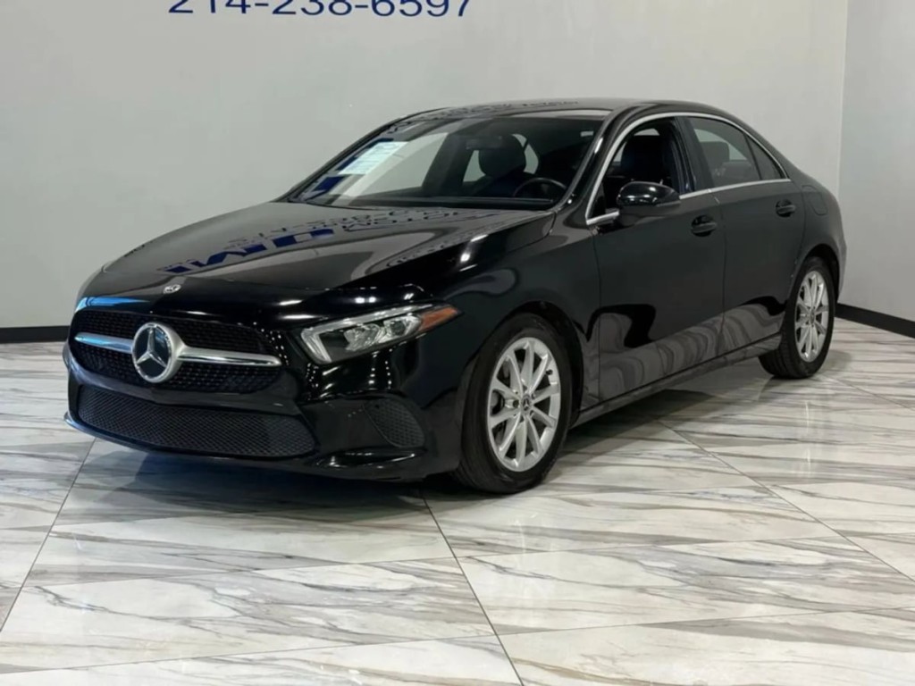 2022 Mercedes-Benz A 220 Image 2