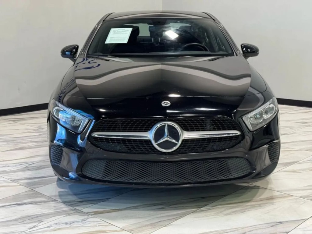 2022 Mercedes-Benz A 220 Image 3