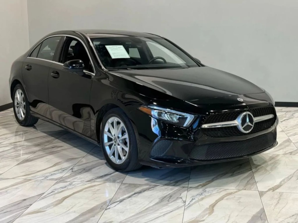 2022 Mercedes-Benz A 220 Image 4