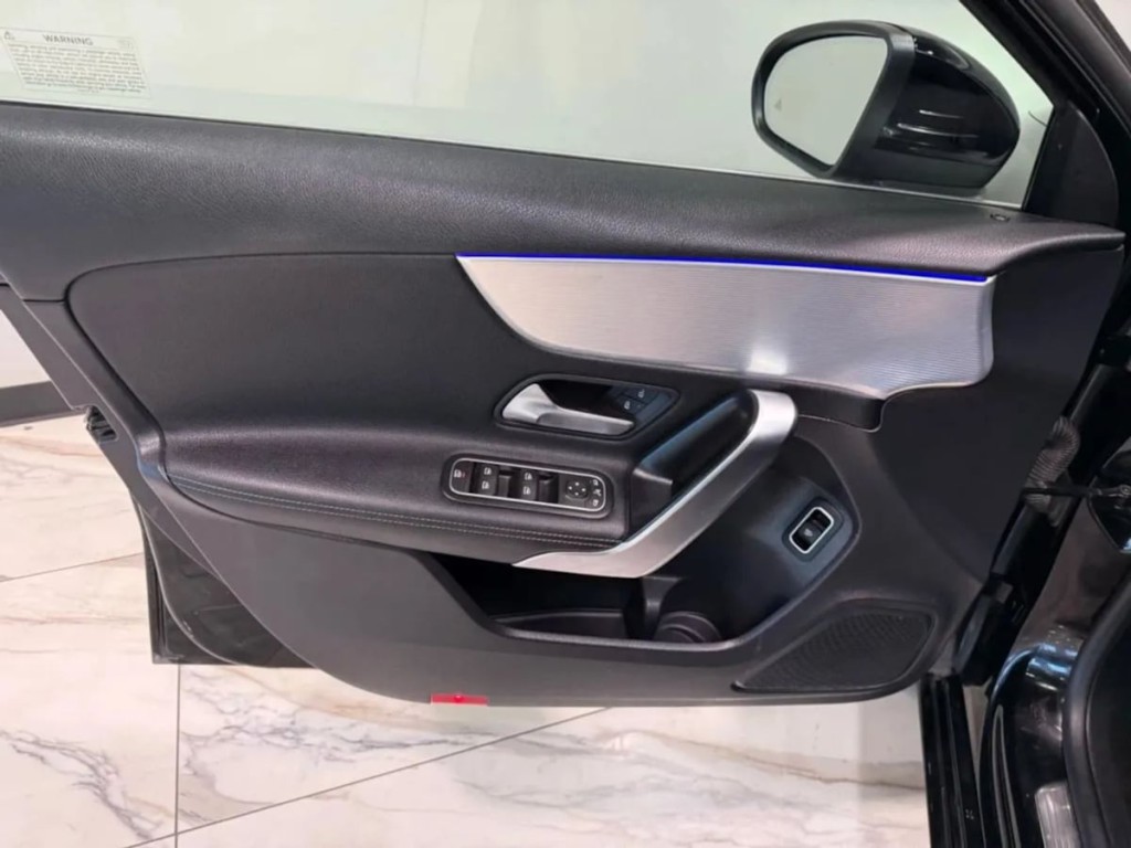 2022 Mercedes-Benz A 220 Image 11