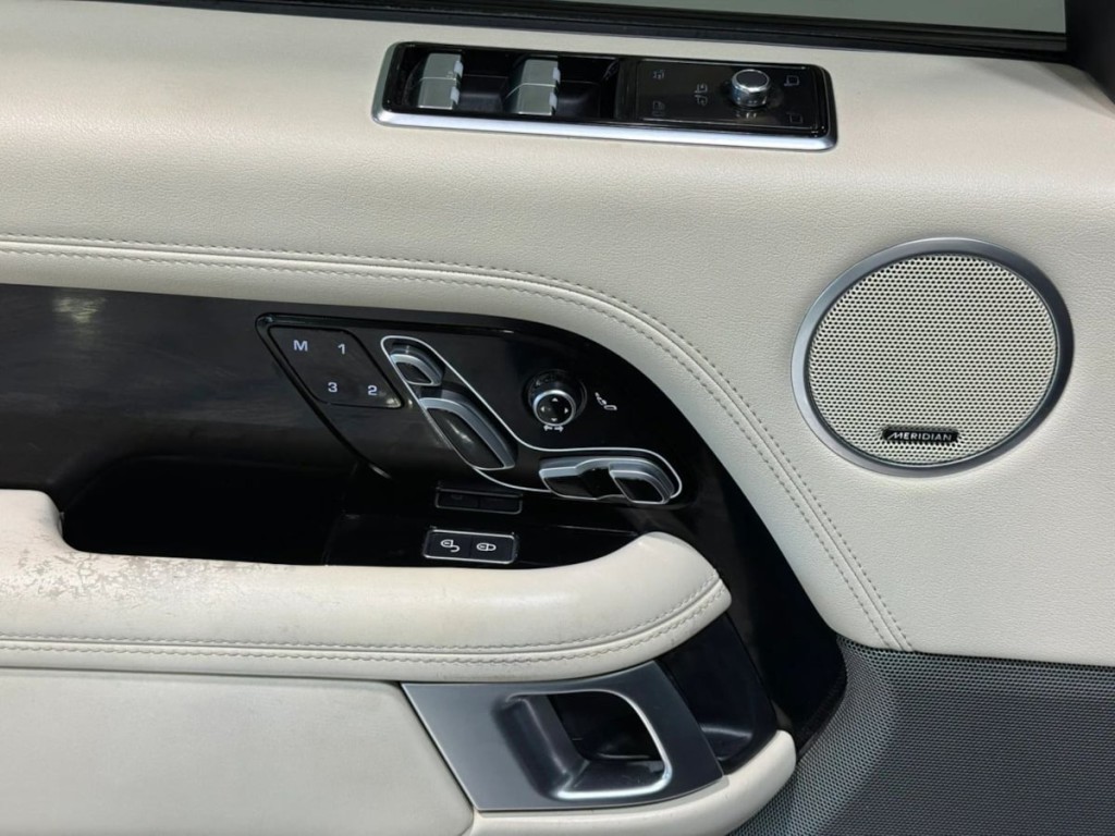 2020 Land Rover Range Rover Image 13