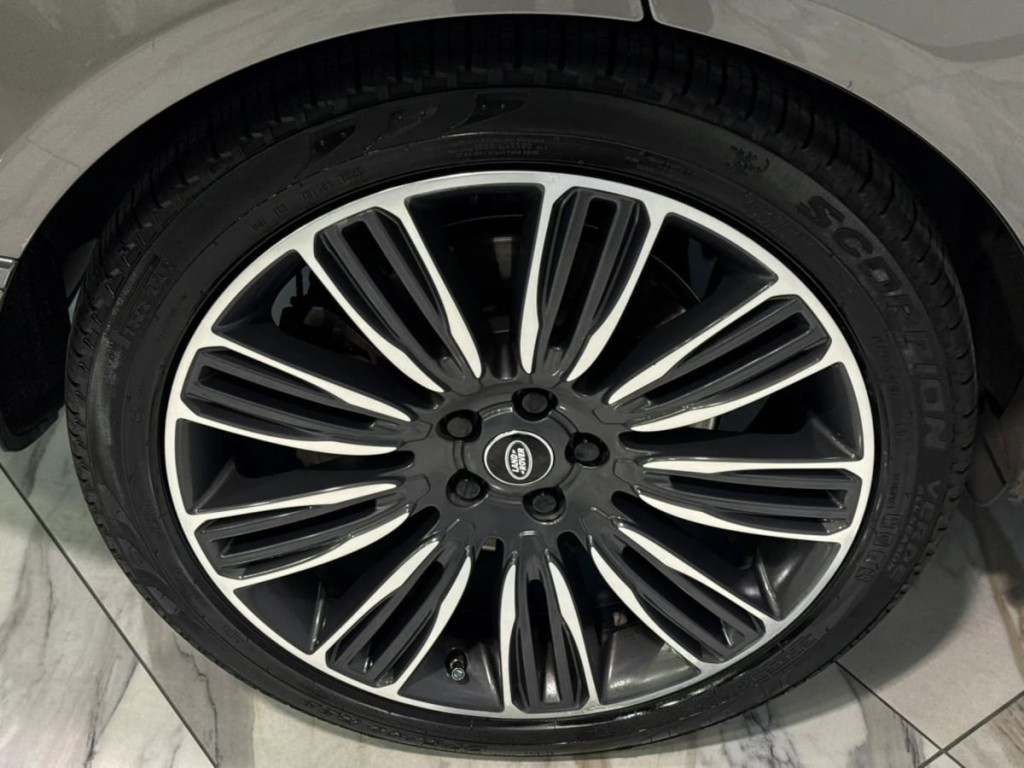 2020 Land Rover Range Rover Image 32