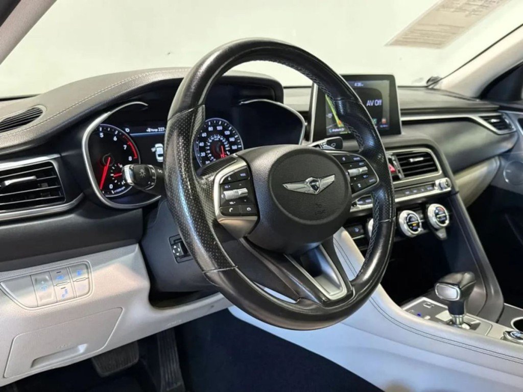 2019 Genesis G70 Image 14