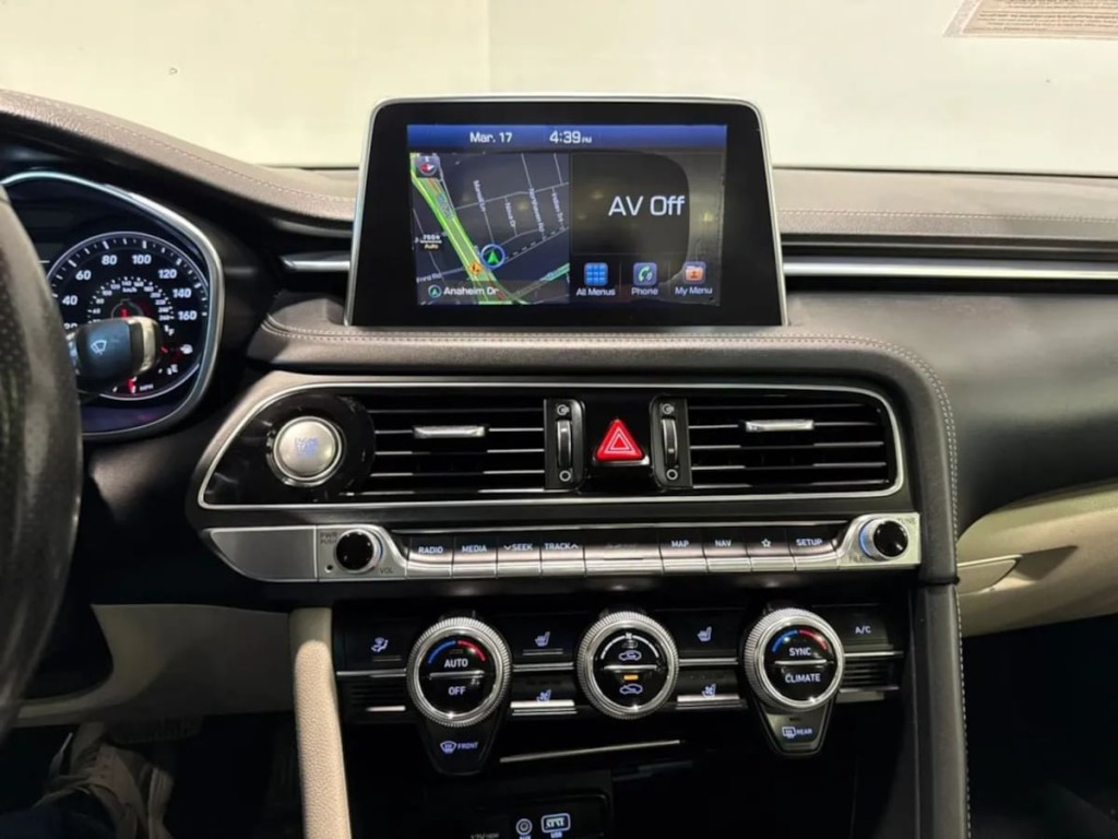 2019 Genesis G70 Image 19