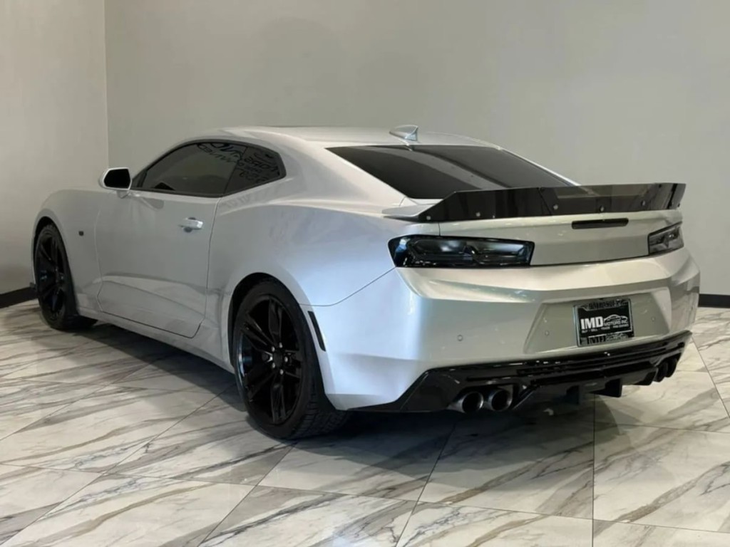 2016 Chevrolet Camaro Image 8