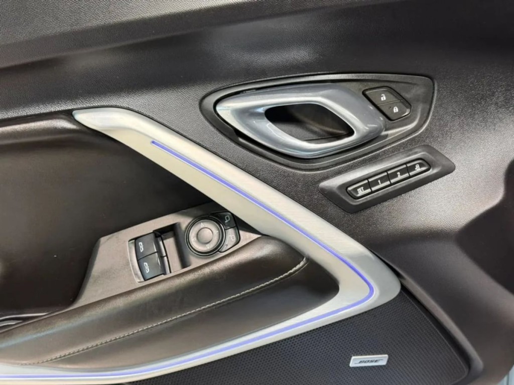 2016 Chevrolet Camaro Image 12