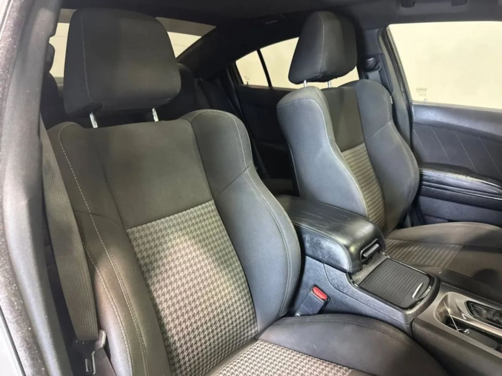 2020 Dodge Charger Image 25