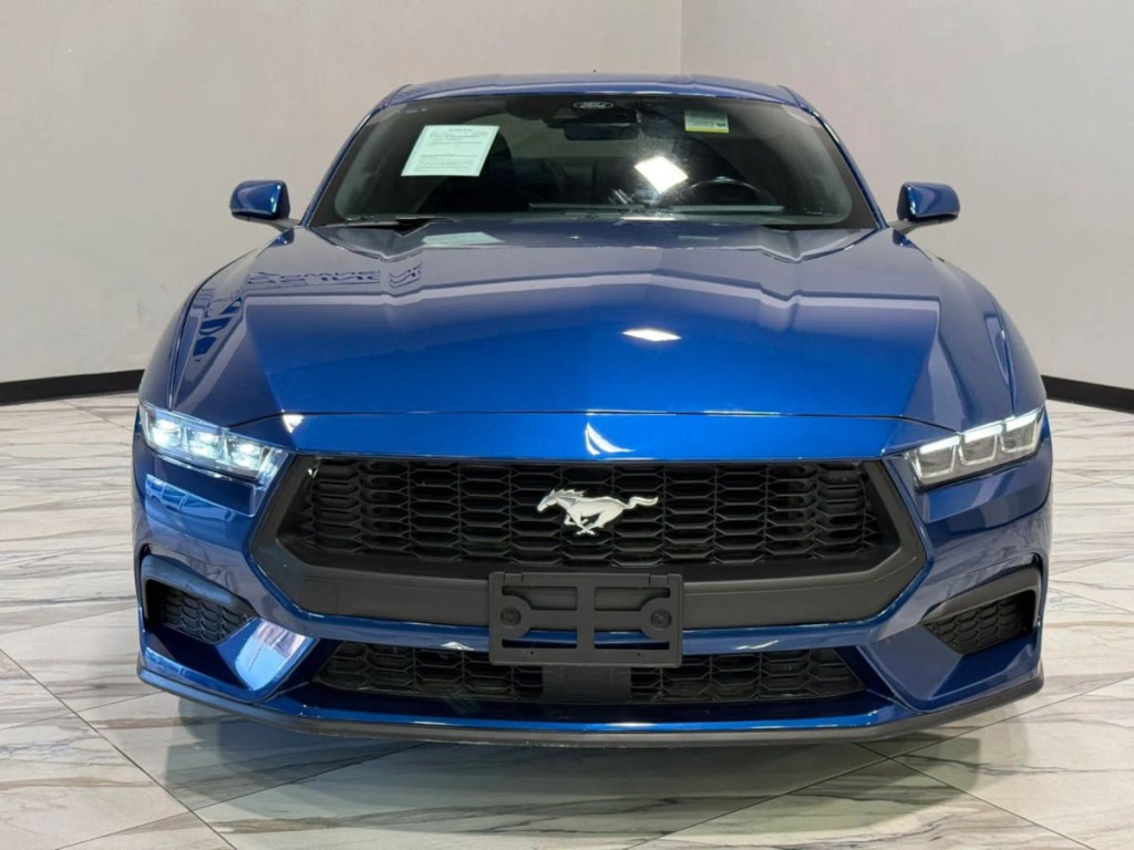2024 Ford Mustang Image 3