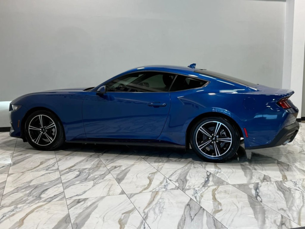 2024 Ford Mustang Image 9