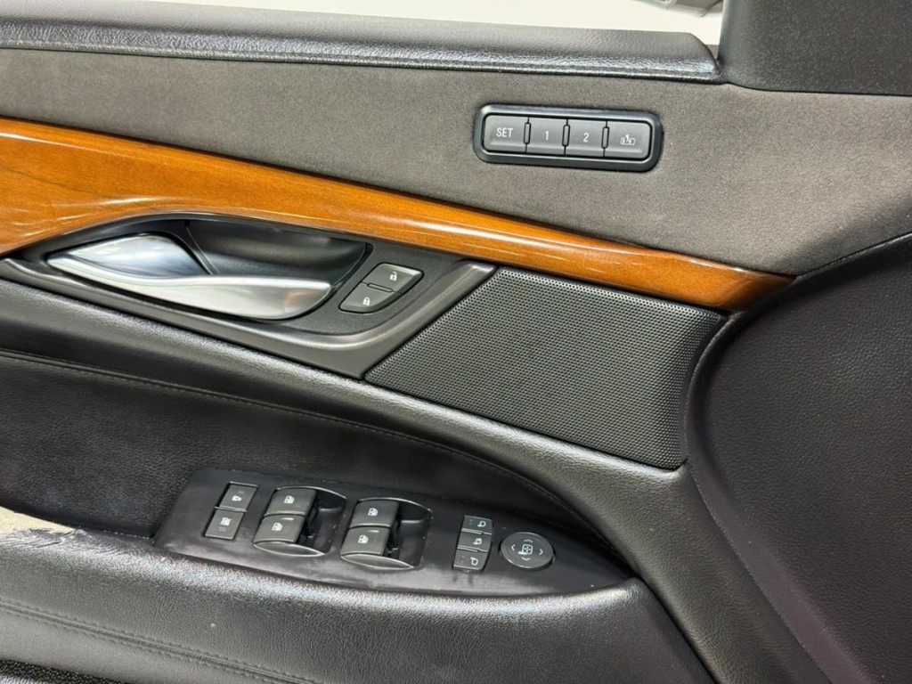 2018 Cadillac Escalade Image 12