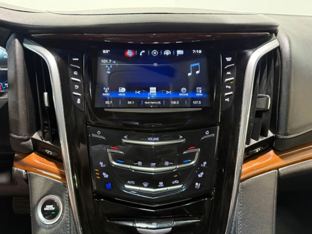 2018 Cadillac Escalade Image 19