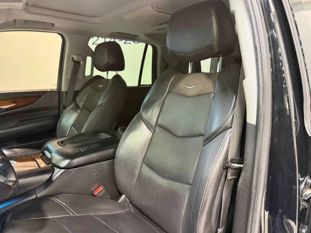 2018 Cadillac Escalade Image 21