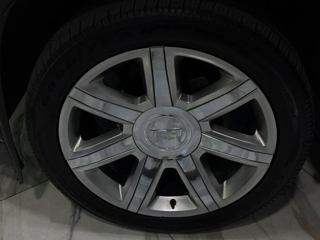 2018 Cadillac Escalade Image 32