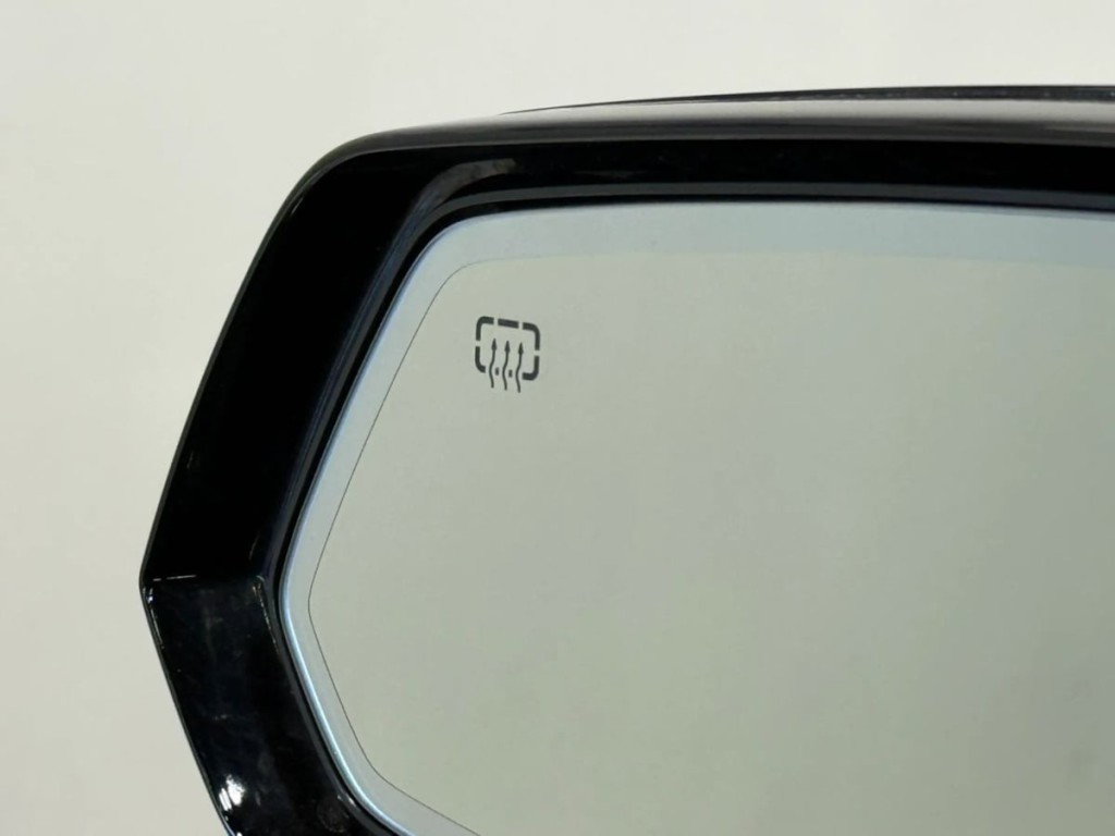 2015 Chevrolet Camaro Image 11