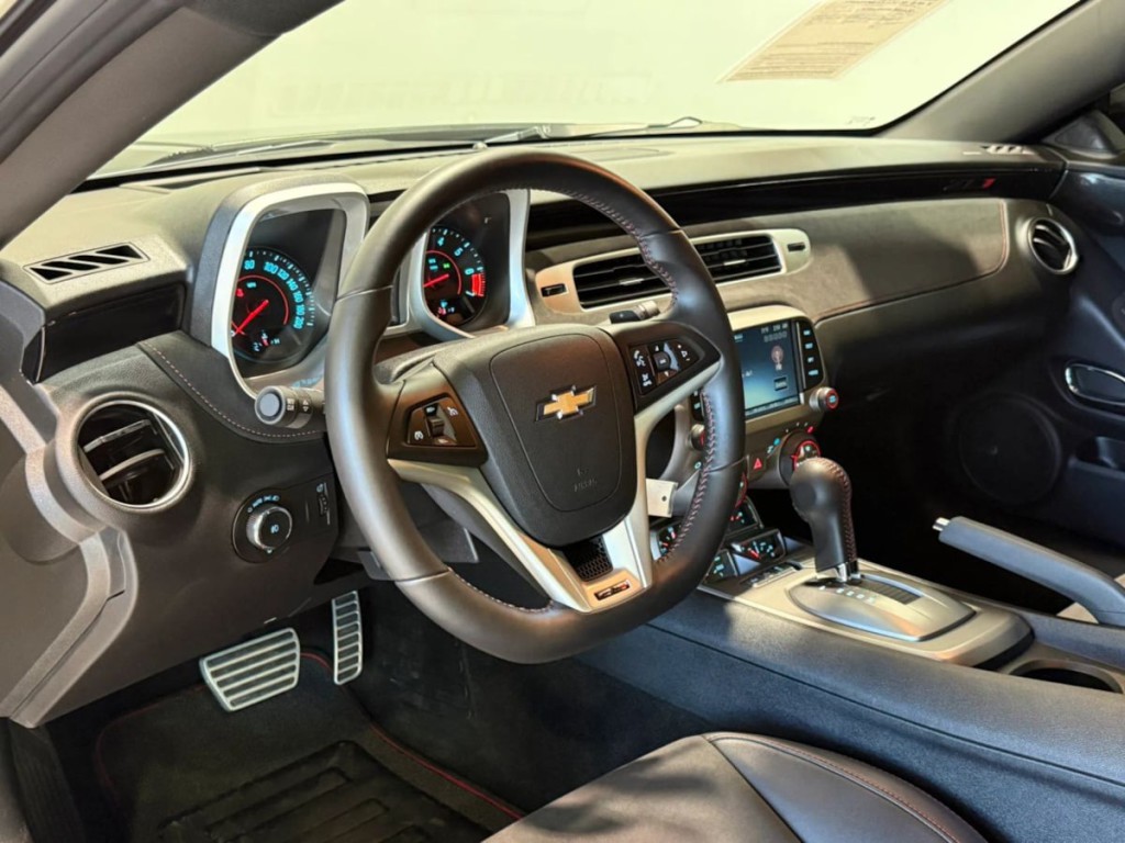 2015 Chevrolet Camaro Image 14