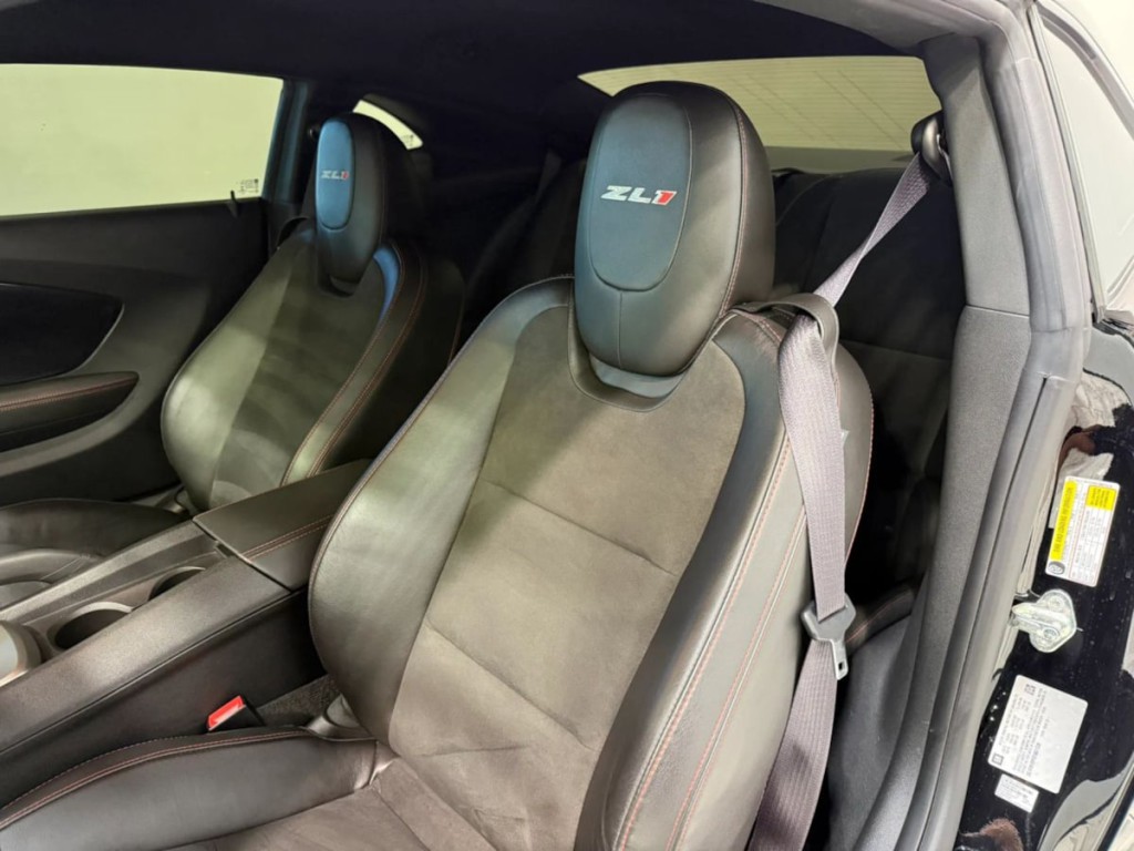 2015 Chevrolet Camaro Image 23