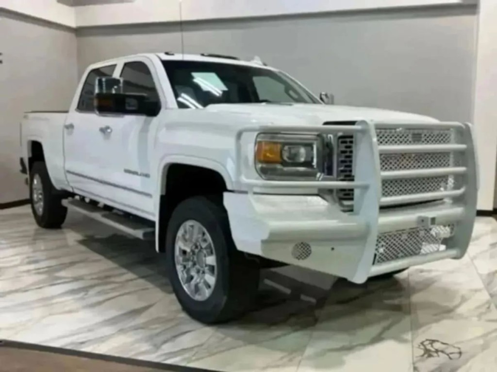 2015 GMC Sierra 2500 Image 4