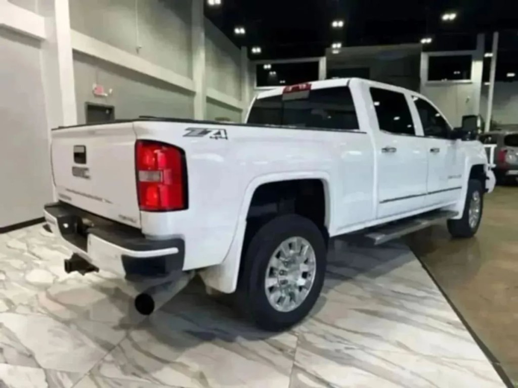 2015 GMC Sierra 2500 Image 6