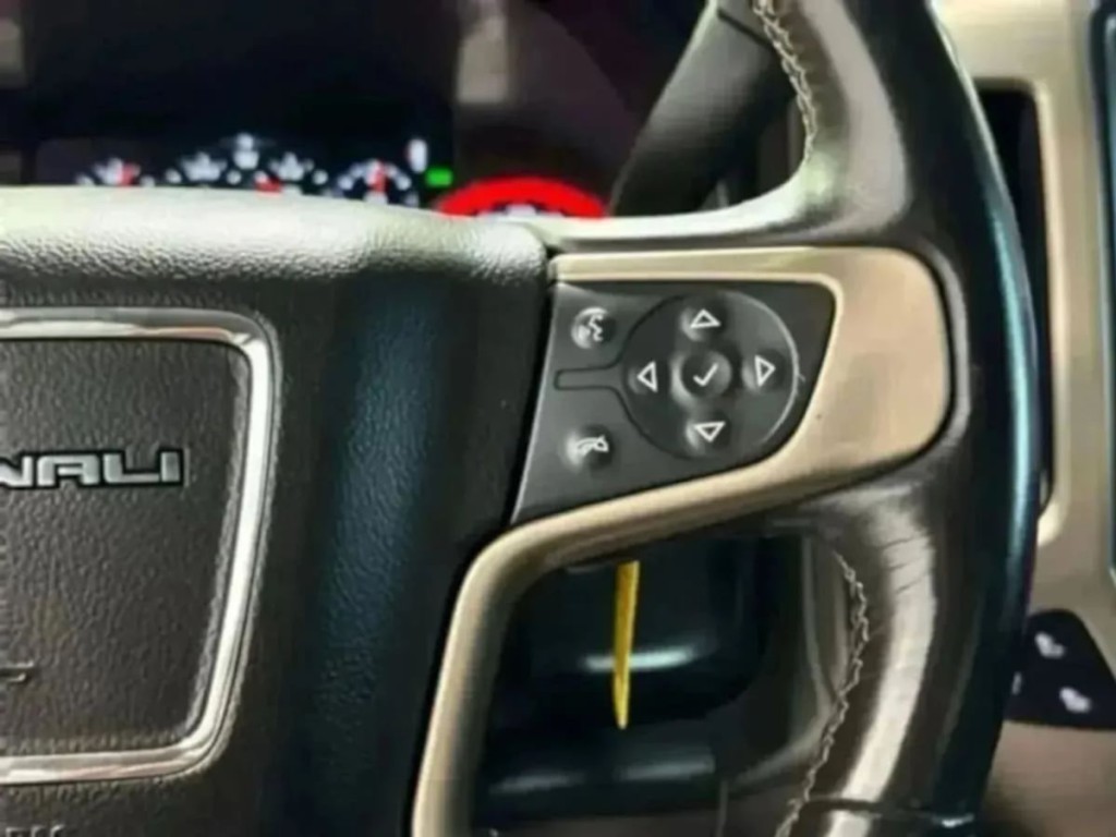 2015 GMC Sierra 2500 Image 16