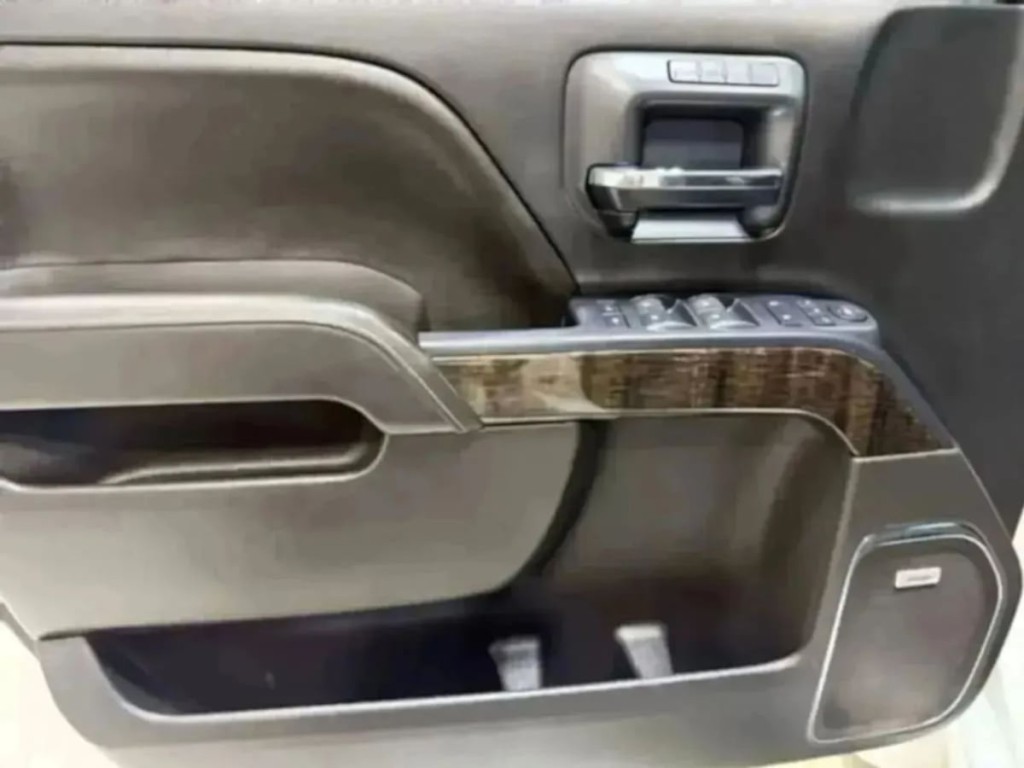 2015 GMC Sierra 2500 Image 36