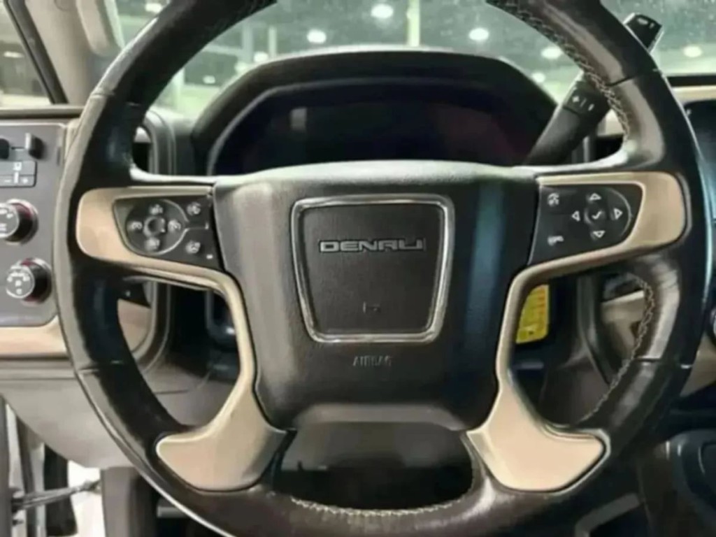 2015 GMC Sierra 2500 Image 39