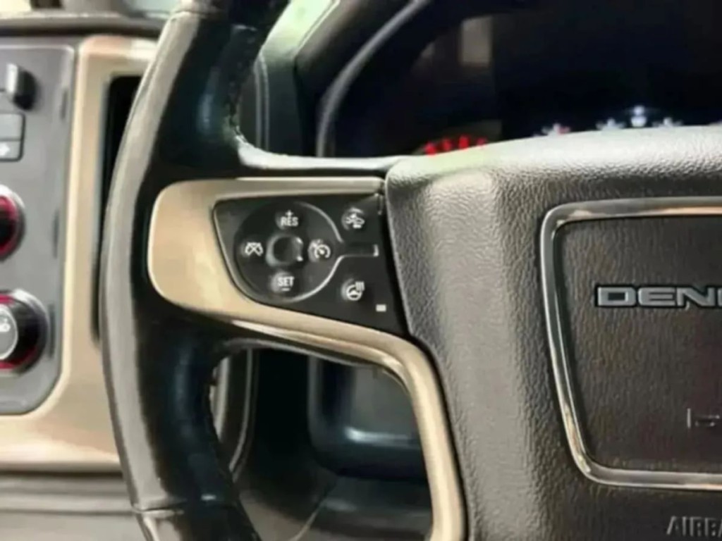 2015 GMC Sierra 2500 Image 40