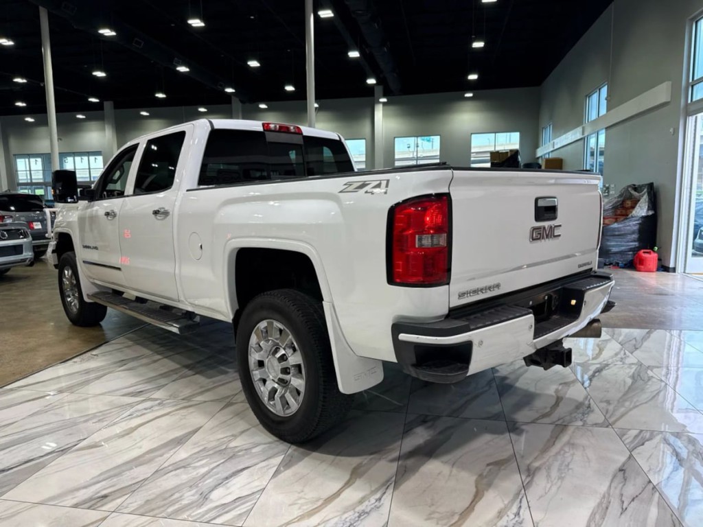 2015 GMC Sierra 2500 Image 58