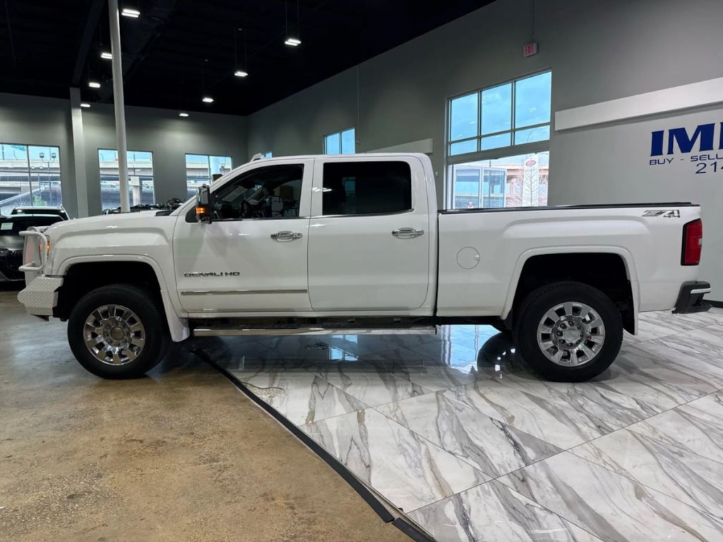 2015 GMC Sierra 2500 Image 59