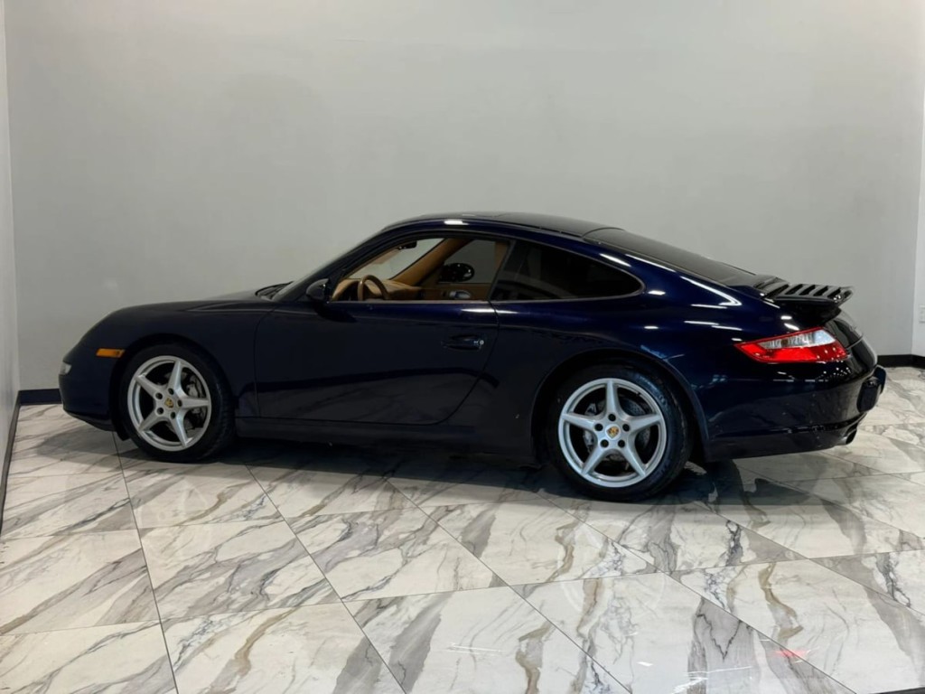 2005 Porsche 911 Image 9