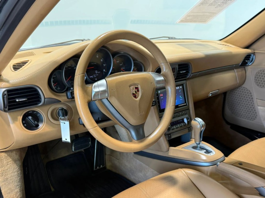 2005 Porsche 911 Image 12