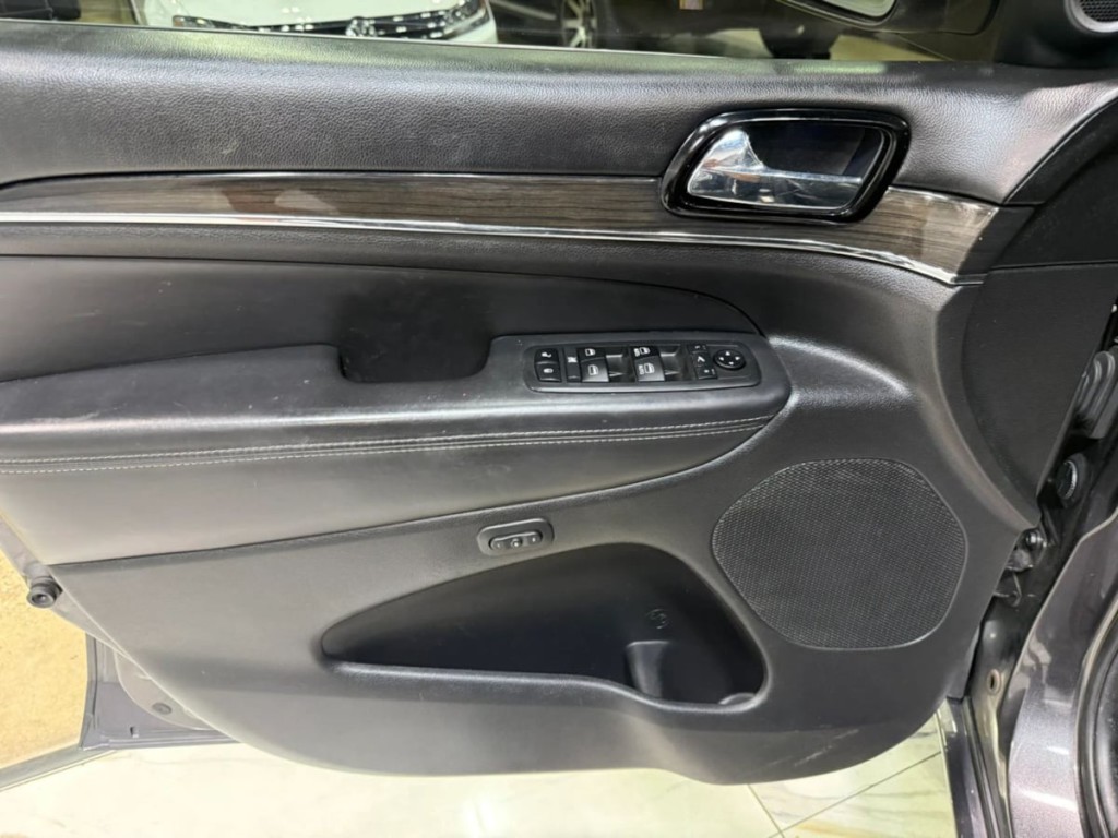 2019 Jeep Grand Cherokee Image 9