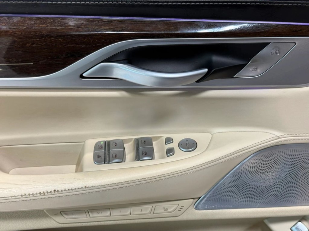 2020 BMW 7 Series Image 9