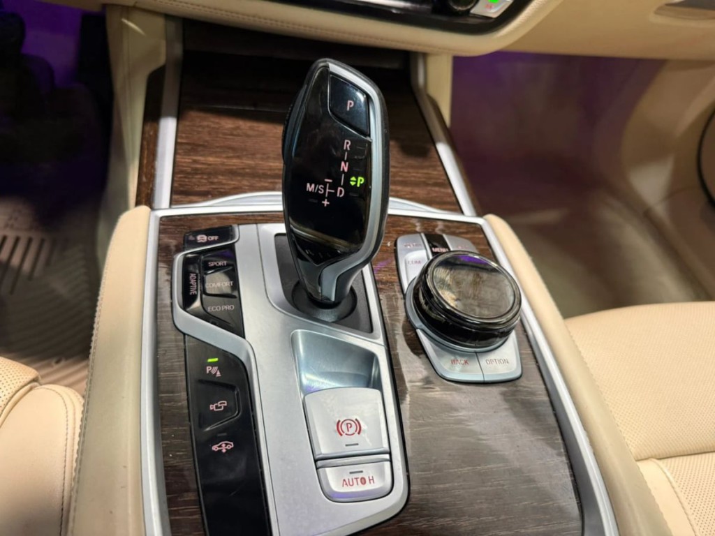 2020 BMW 7 Series Image 17