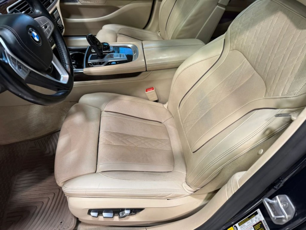 2020 BMW 7 Series Image 19