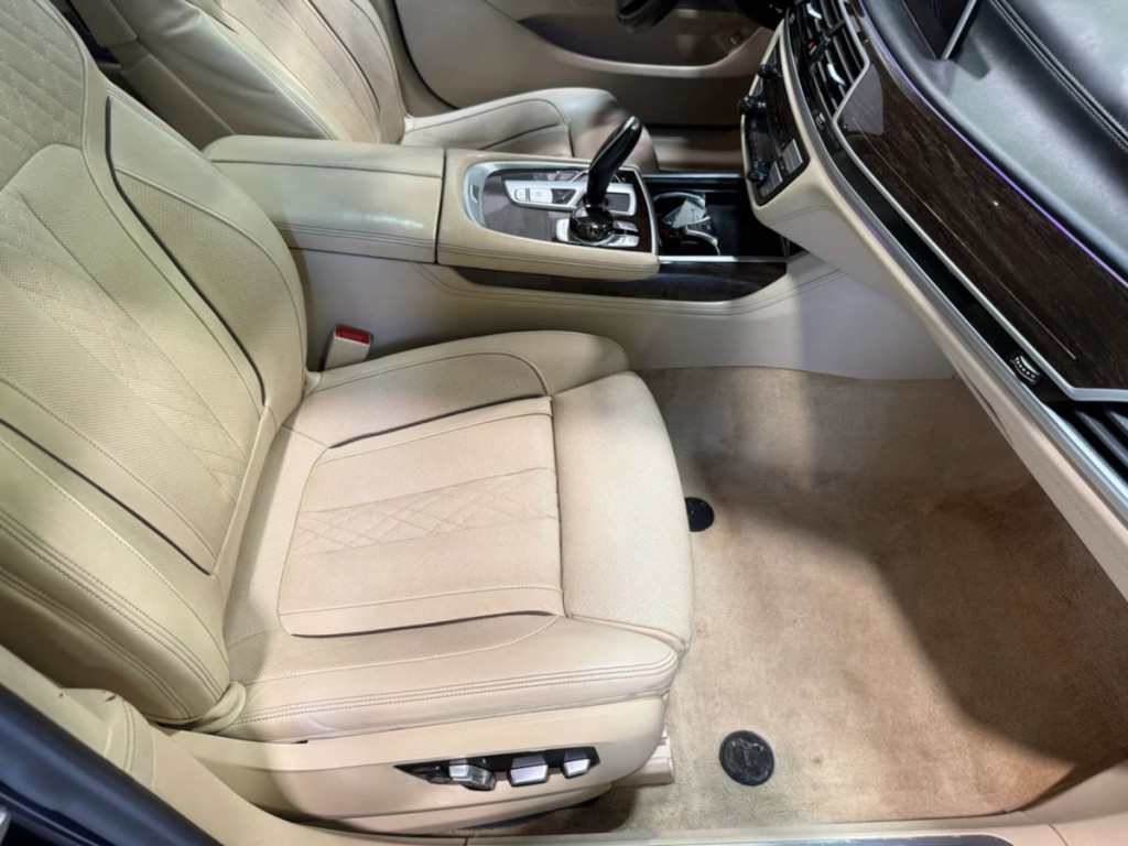 2020 BMW 7 Series Image 23