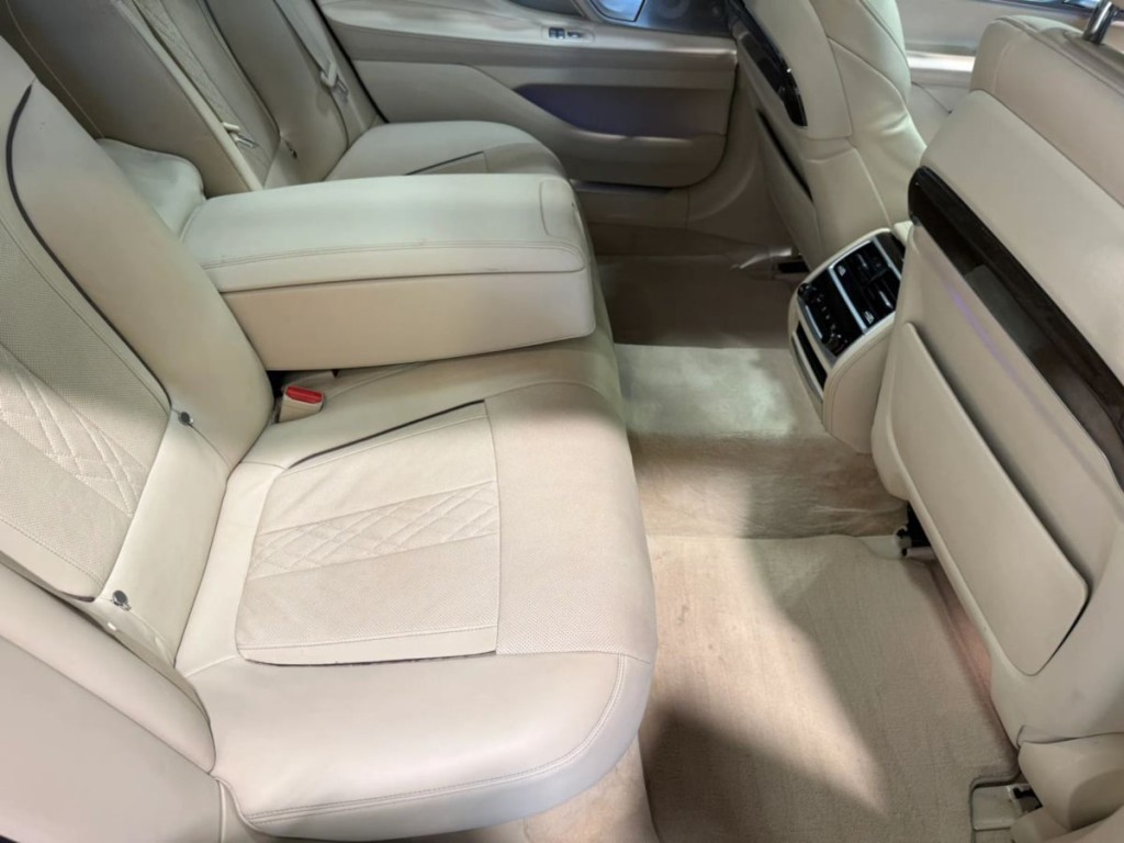 2020 BMW 7 Series Image 26