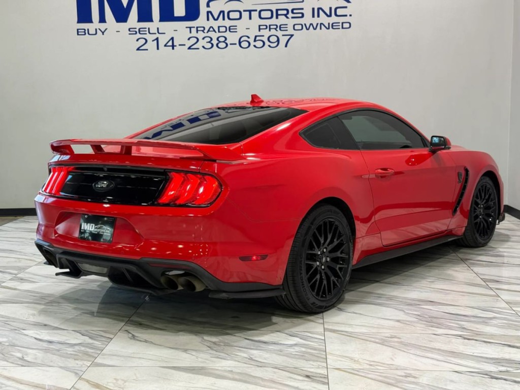 2022 Ford Mustang Image 6