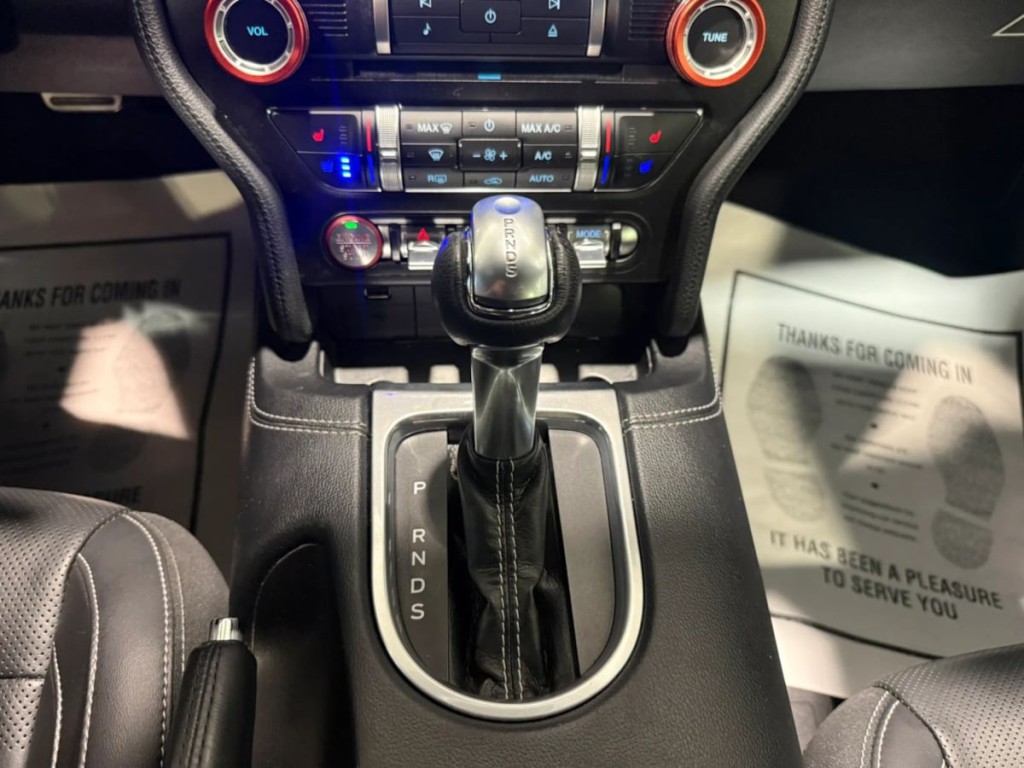 2022 Ford Mustang Image 22