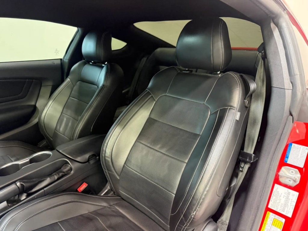 2022 Ford Mustang Image 23