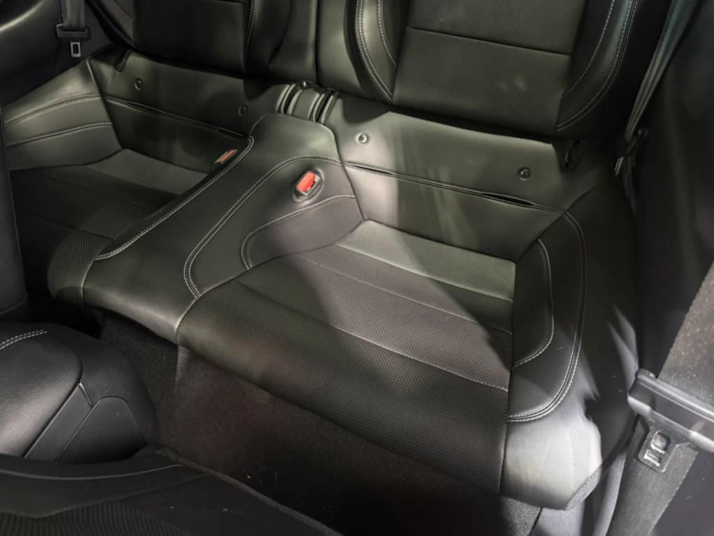 2022 Ford Mustang Image 26