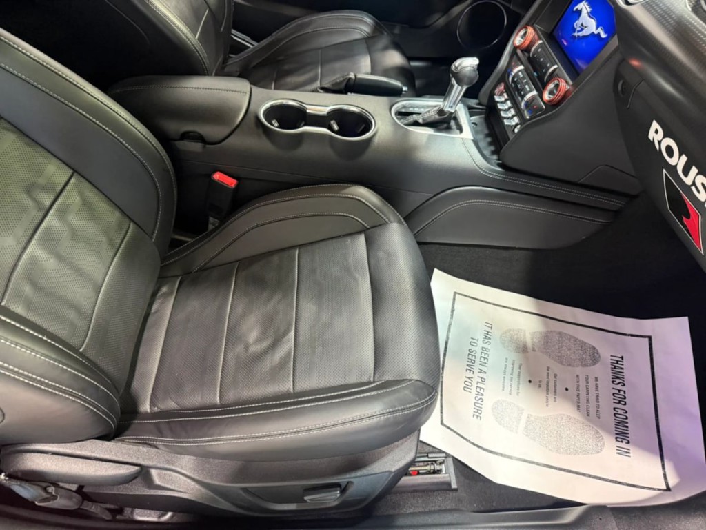 2022 Ford Mustang Image 28