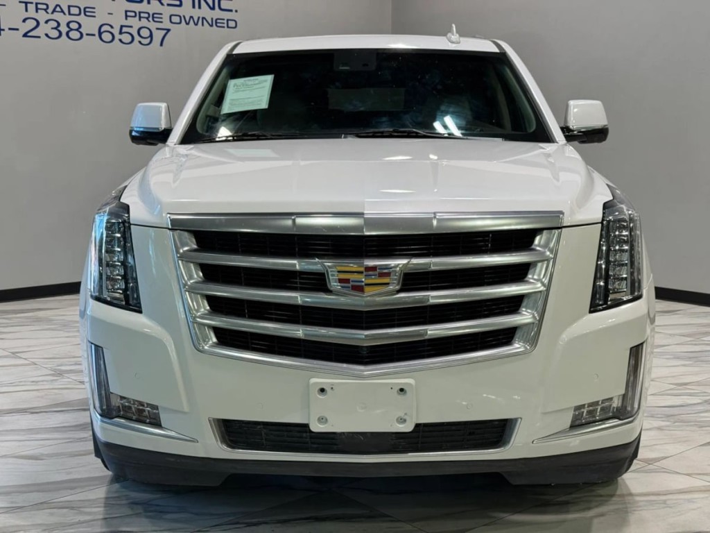 2017 Cadillac Escalade Image 3