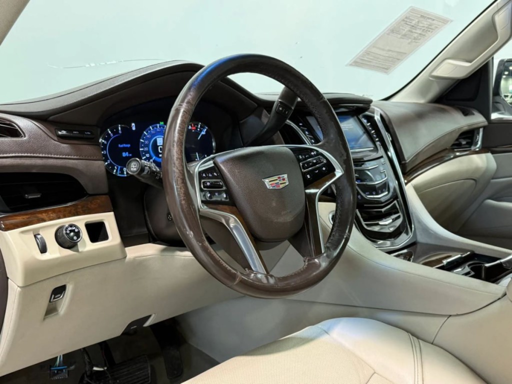 2017 Cadillac Escalade Image 12